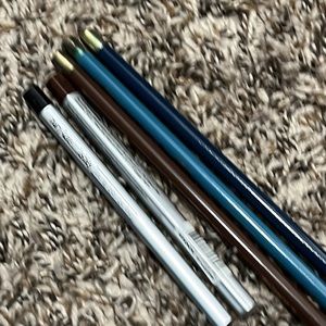 5 eyeliner pencils Mary Kate and Ashley plus Apple